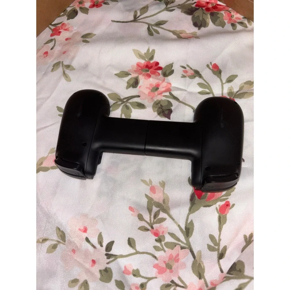 Backbone One Mobile Gaming Controller for iPhone Lightning Black BB-01-B-B